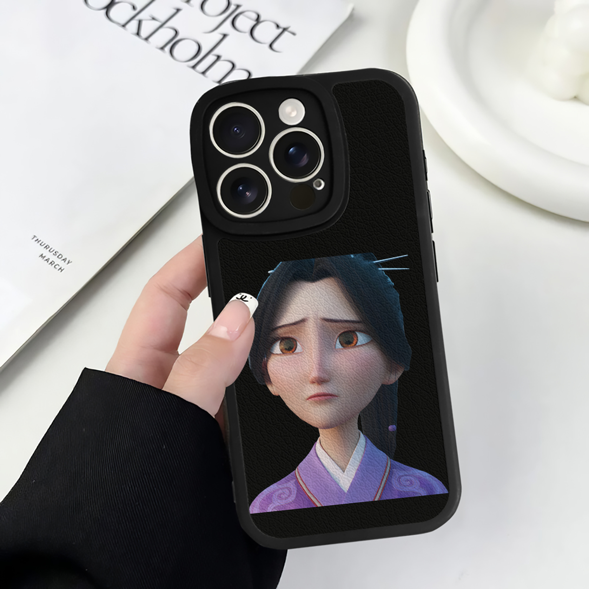 （画像用） Ne Zha 2 ナタ 魔童の大暴れ 【iPhone 16シリーズ対応】シリコンスマホケース（レザー調） 材質：シリコン